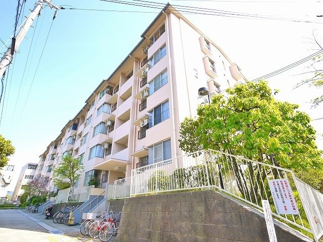 奈良三条町住宅3号棟の外観|外観もきれいです