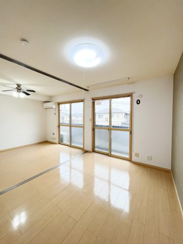 オーシャンヴュー　Ｂ棟の洋室