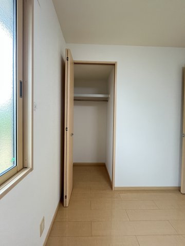 オーシャンヴュー　Ｂ棟の洋室