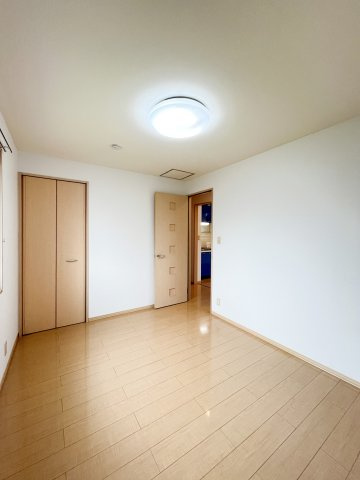 オーシャンヴュー　Ｂ棟の洋室