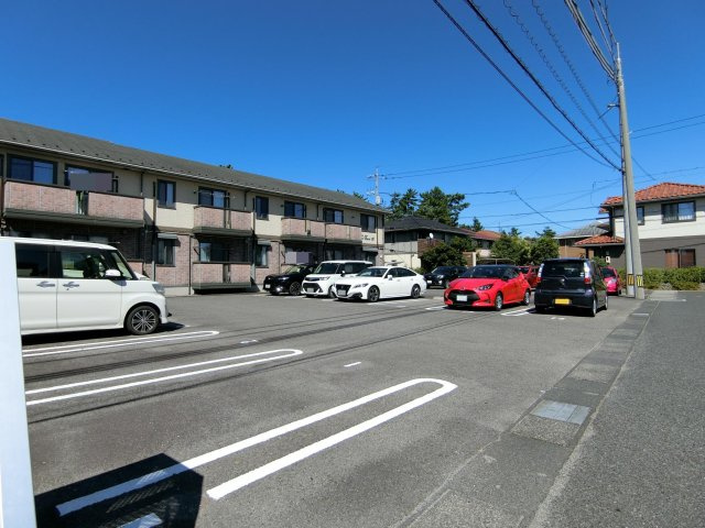 オーシャンヴュー　Ｂ棟の駐車場