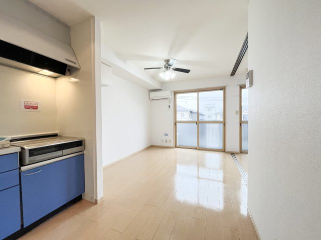 オーシャンヴュー　Ｂ棟の居間・リビング