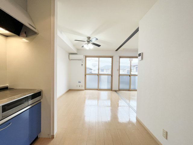 オーシャンヴュー　Ｂ棟の居間・リビング