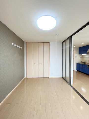 オーシャンヴュー　Ｂ棟の洋室