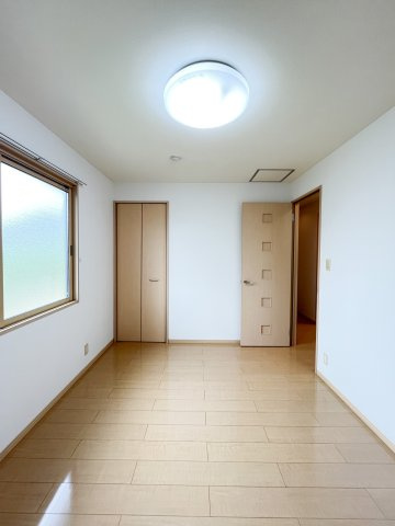 オーシャンヴュー　Ｂ棟の洋室