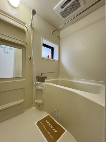 オーシャンヴュー　Ｂ棟の洋室