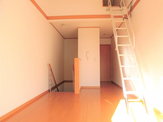 プラッサムコート羽衣Fの洋室