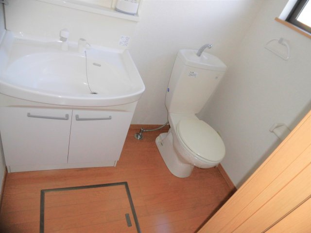 プラッサムコート羽衣Fの洗面所