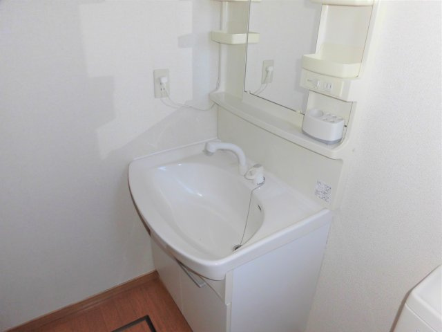 プラッサムコート羽衣Fの独立洗面台