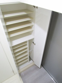 【玄関】 | La Perla Waseda | シューズボックス