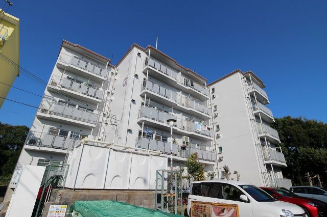 グリーンヒル白川のエントランス