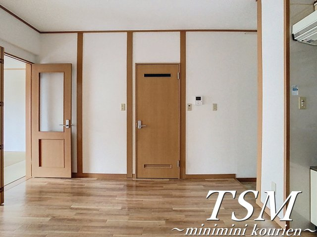 香里大西コーポの居間・リビング