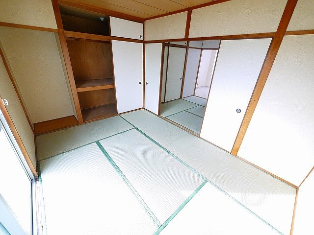 サンフェアリーⅥの和室|柔らかい畳が心地よい和室