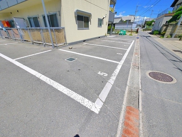 サンフェアリーⅥの駐車場|駐車スペースもあります