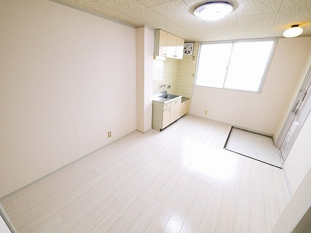 サンフェアリーⅥの居間・リビング|使いやすい居間です