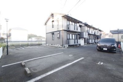 【駐車場】 | ルミエールカナヤ | カースペースがあります