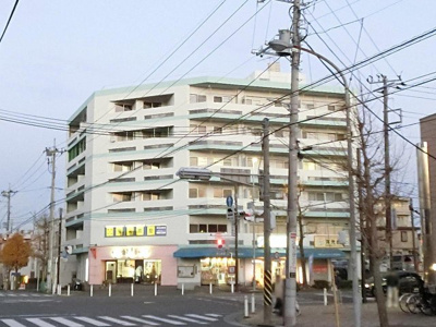【外観】 | 光昭ビル | 大きな交差点角地の5階部分につき、眺望・採光良好です。