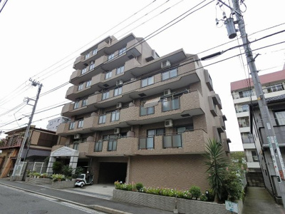 【外観】 | ノーブル横浜蒔田 | 安心のオートロック、不在時に便利な宅配ボックス完備！