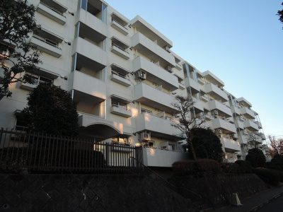 【外観】 | あざみ野団地3-3-7号棟 | 東急田園都市線「あざみ野」駅徒歩18分！緑が多く住環境良好！