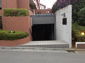 【エントランス】 | 東急田園都市線「梶が谷」駅徒歩7分と好立地！