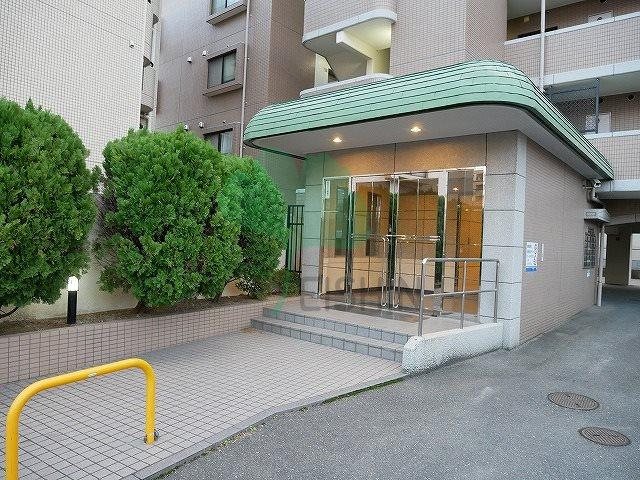 アンピールメゾン笹原のエントランス