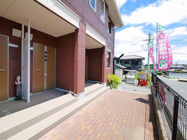 サンフィット茜のエントランス|出入りのしやすいエントランスです