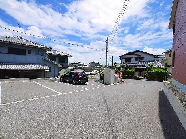 サンフィット茜の駐車場|カースペースがあります