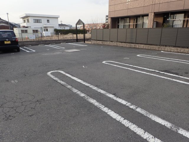 ネオコスモ加木屋Ｂの駐車場