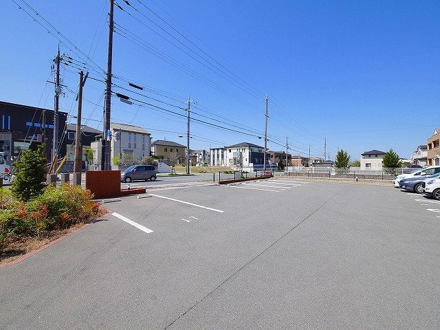 レーベンAZUKIの駐車場|駐車場です