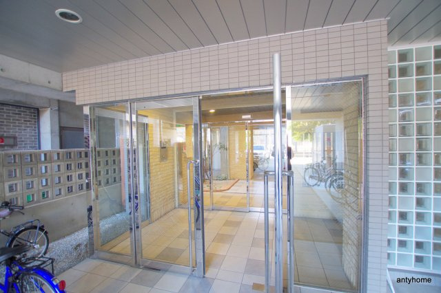 インベスト北梅田　仲介手数料無料のエントランス