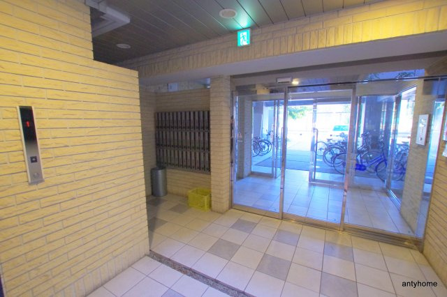 インベスト北梅田　仲介手数料無料のロビー