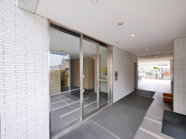 ロイヤルステージ新大宮のエントランス|毎日通るエントランスはこのようになっています