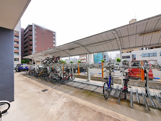 ロイヤルステージ新大宮のその他共用部分|駐車場です