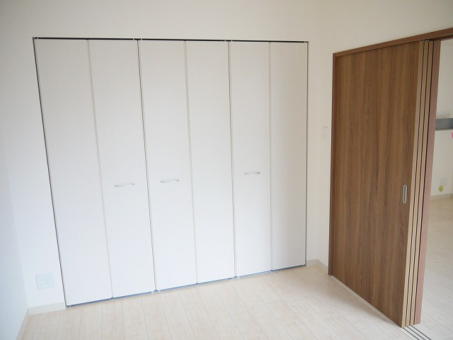 ロイヤルステージ新大宮の洋室|個人の部屋や寝室として使える洋室です