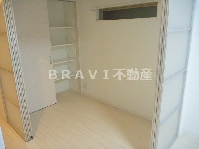 ファーストフィオーレ心斎橋イーストⅡ　BRAVI不動産の洋室|【ファーストフィオーレ心斎橋イーストⅡ】個人の部屋や寝室として使える洋室です