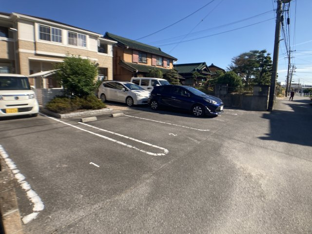 フルラージュの駐車場