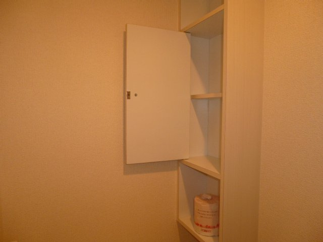 ローレル倉敷Aのトイレ|トイレ棚