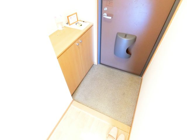 クオリア東茱萸木の玄関