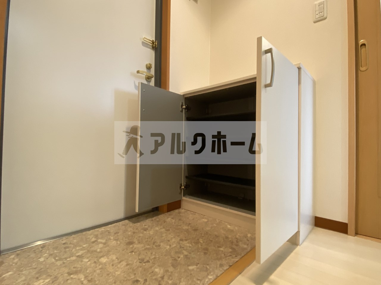 ルミエール八尾駅前のエントランス|ルミエール八尾駅前　下駄箱
