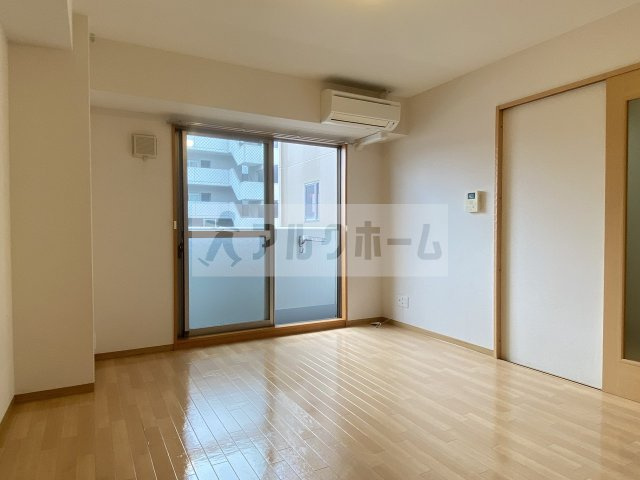 ルミエール八尾駅前の居間・リビング|ルミエール八尾駅前　居室スペース