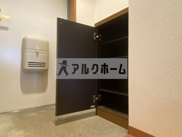 ルミエール八尾2の玄関