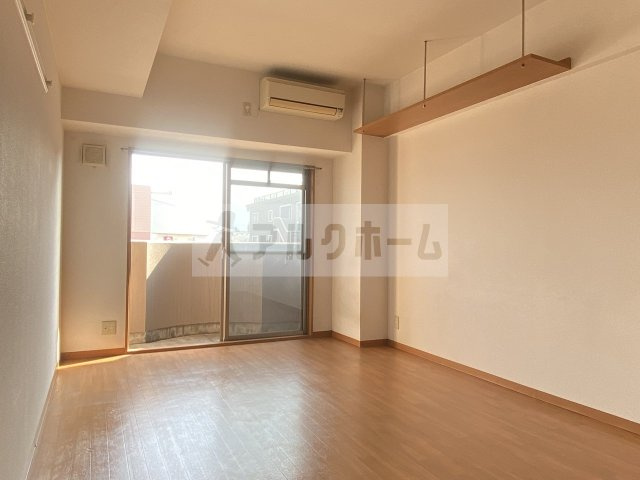 ルミエール八尾2の居間・リビング