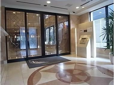 名古屋市中区丸の内３丁目の賃貸マンションのエントランス