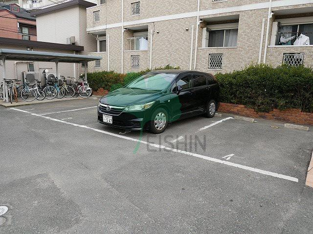 ベネフィスタウン吉塚2の駐車場