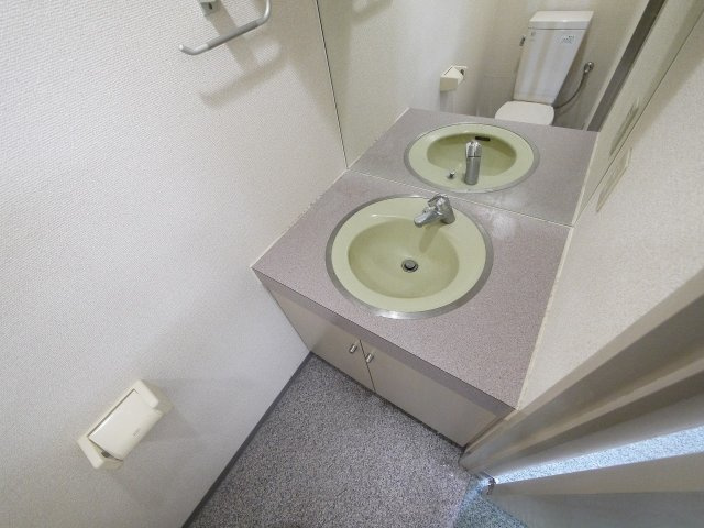 サンプラザ南京終の洗面所