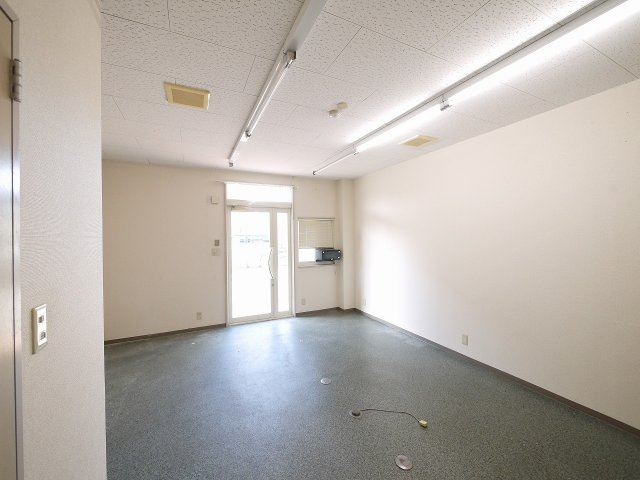 サンプラザ南京終の内装
