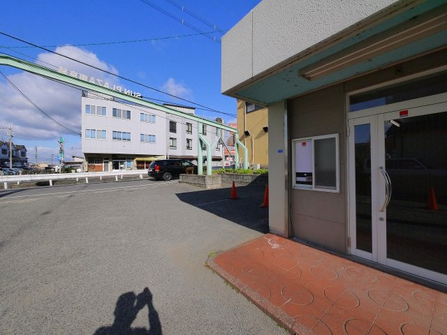 サンプラザ南京終のエントランス
