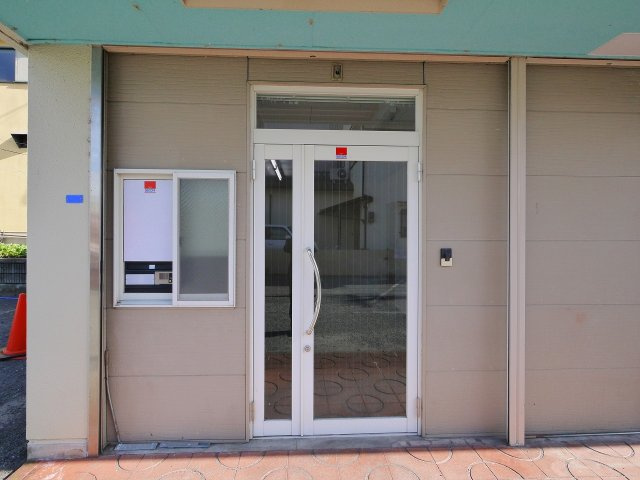 サンプラザ南京終のエントランス