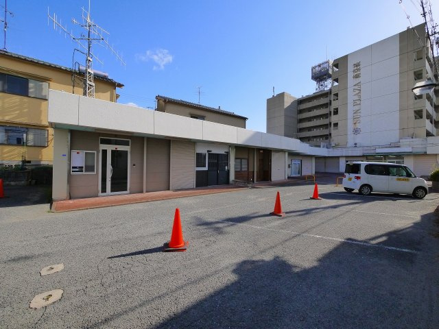 サンプラザ南京終の駐車場