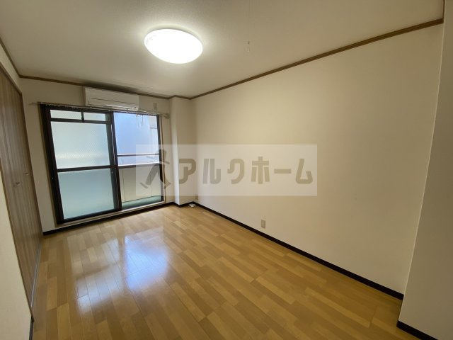 マウントソフィアの洋室
